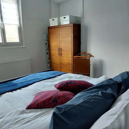 The Clubhouse -hypercentre Апартаменты *